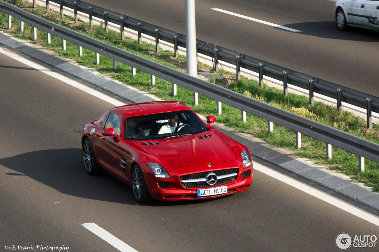 Mercedes-Benz SLS AMG