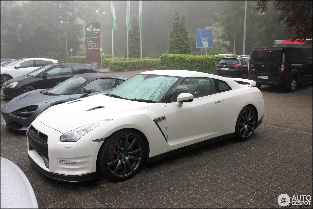 Nissan GT-R 2012