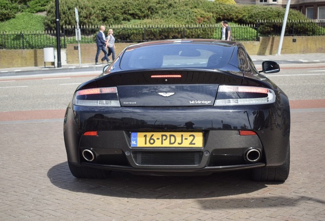 Aston Martin V12 Vantage Carbon Black Edition