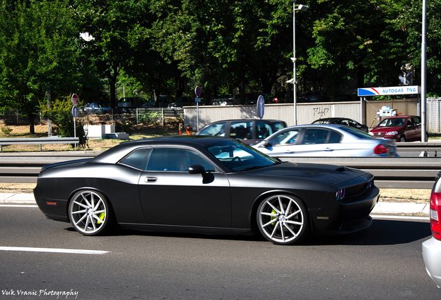 Dodge Challenger SRT-8