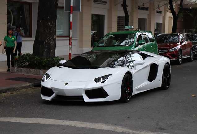 Lamborghini Aventador LP700-4 Roadster