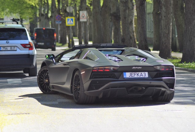 Lamborghini Aventador S LP740-4 Roadster