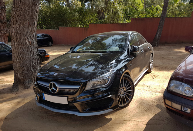 Mercedes-Benz CLA 45 AMG C117