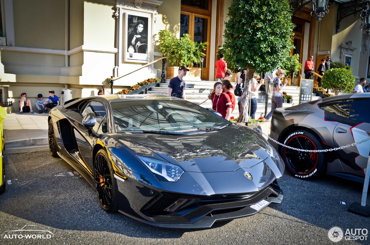 Lamborghini Aventador S LP740-4