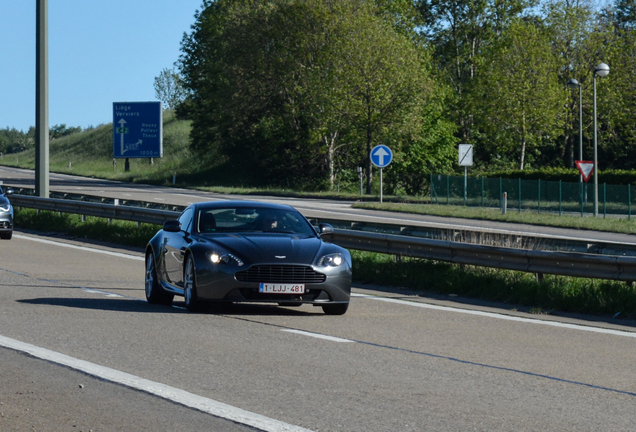 Aston Martin V8 Vantage 2012