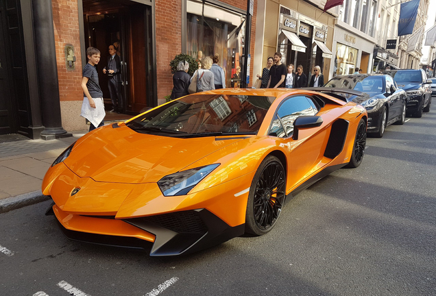 Lamborghini Aventador LP750-4 SuperVeloce