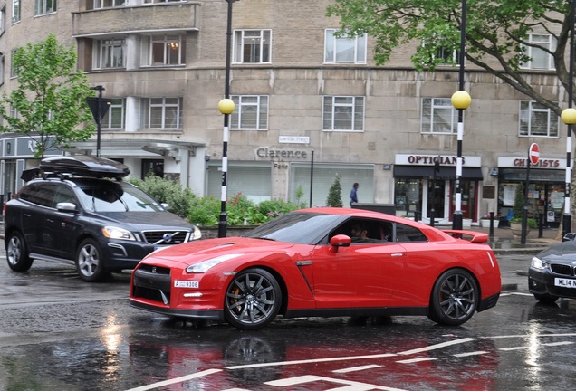 Nissan GT-R 2012