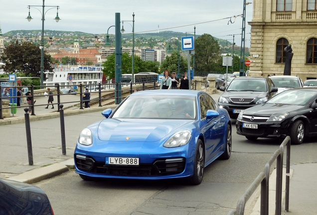 Porsche 971 Panamera Turbo