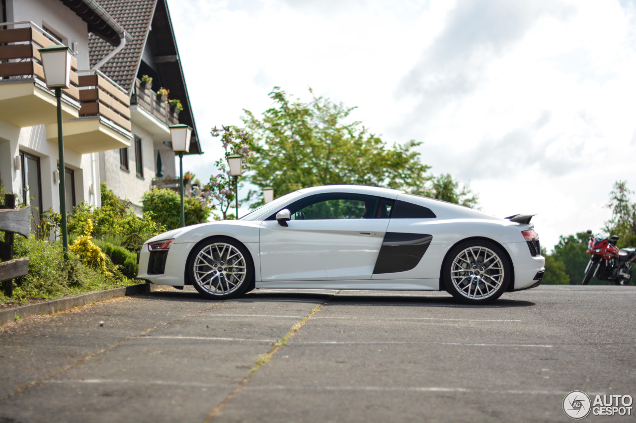 Audi R8 V10 Plus 2015