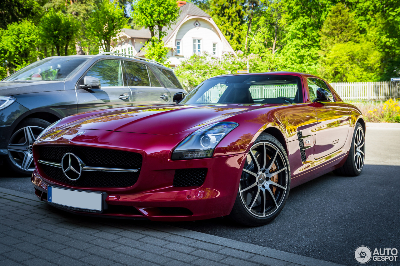 Mercedes-Benz SLS AMG