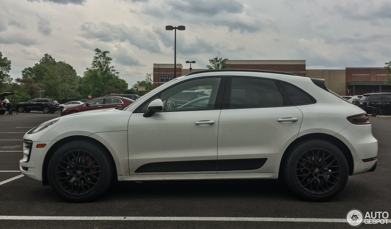 Porsche 95B Macan GTS