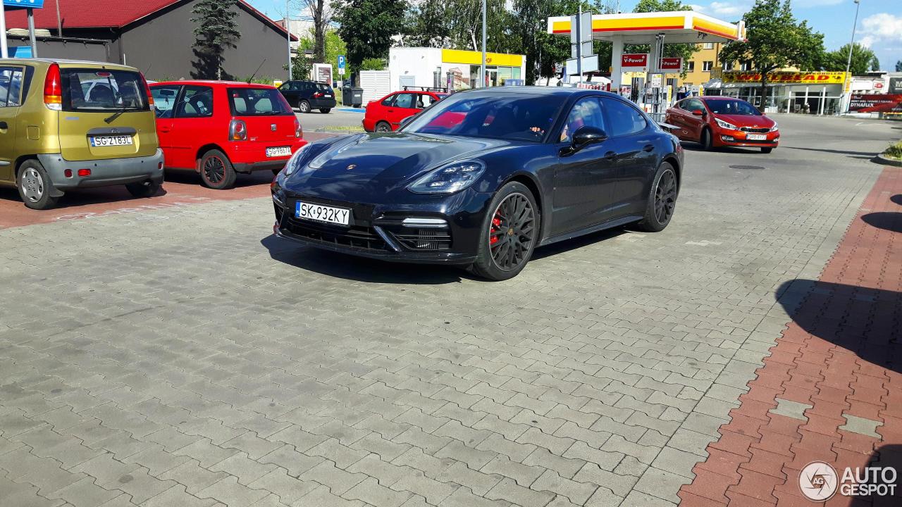 Porsche 971 Panamera Turbo