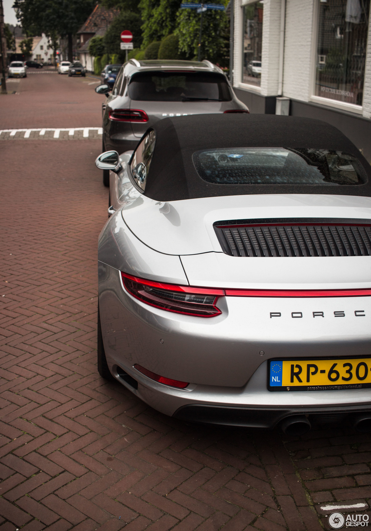 Porsche 991 Carrera 4 GTS Cabriolet MkII