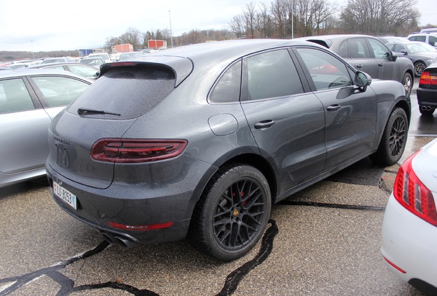 Porsche 95B Macan GTS