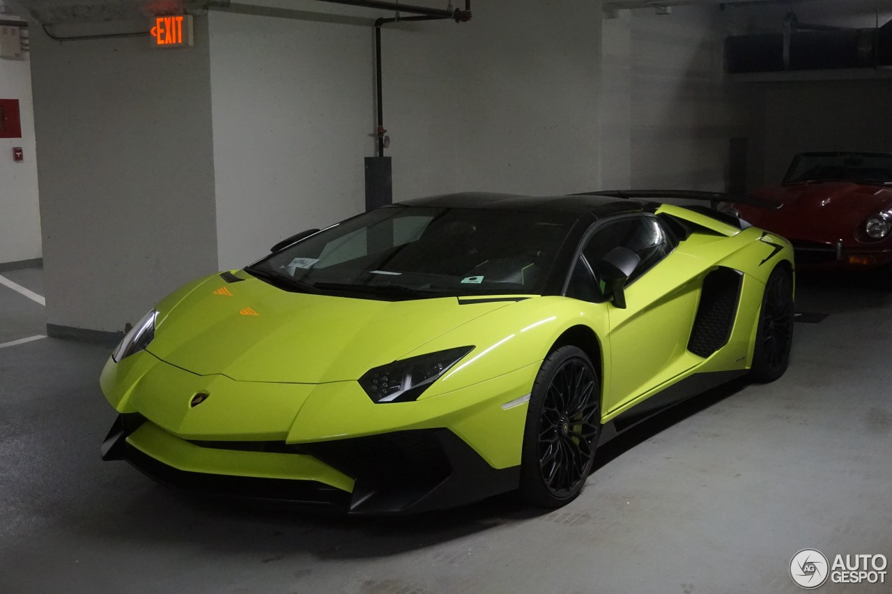 Lamborghini Aventador LP750-4 SuperVeloce Roadster