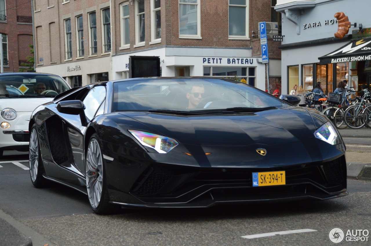 Lamborghini Aventador S LP740-4 Roadster