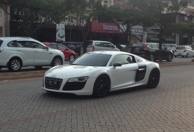 Audi R8 V10