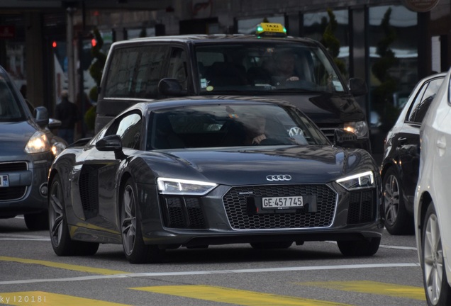 Audi R8 V10 Plus 2015