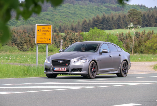 Jaguar XJR575