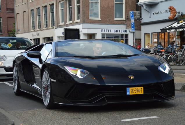 Lamborghini Aventador S LP740-4 Roadster