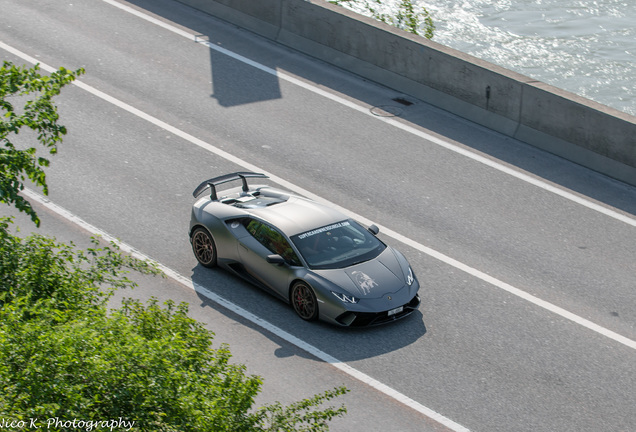 Lamborghini Huracán LP640-4 Performante