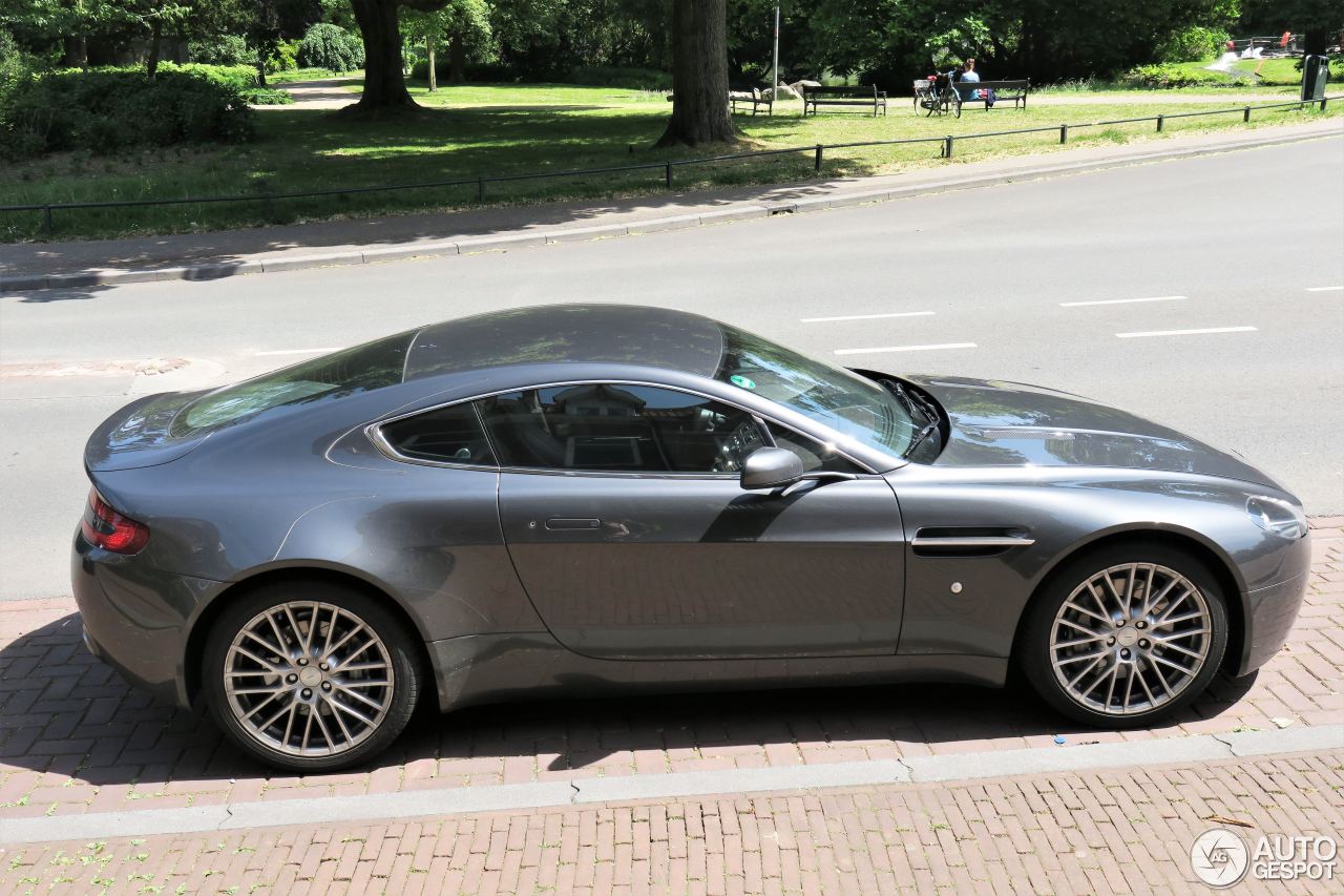 Aston Martin V8 Vantage