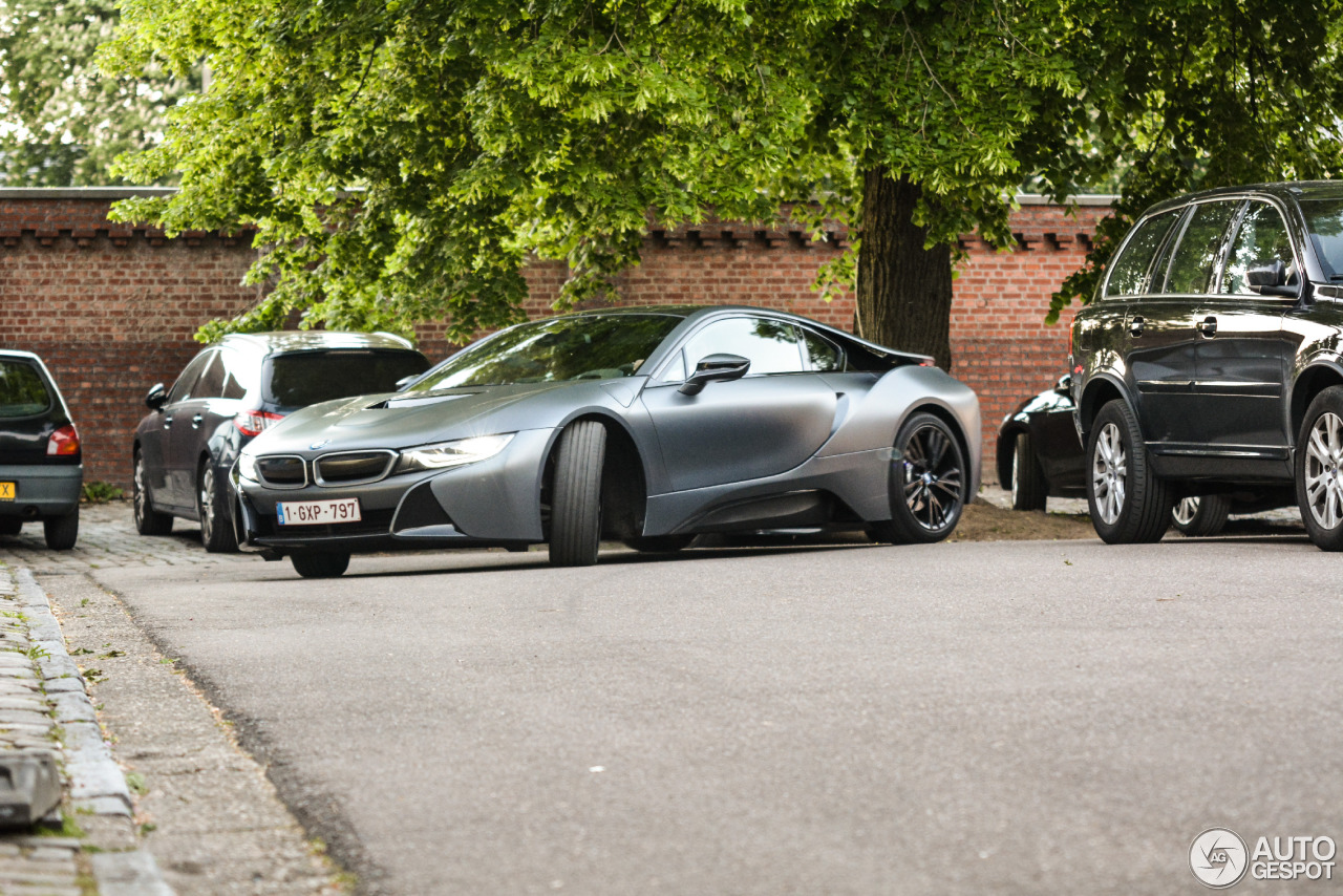 BMW i8