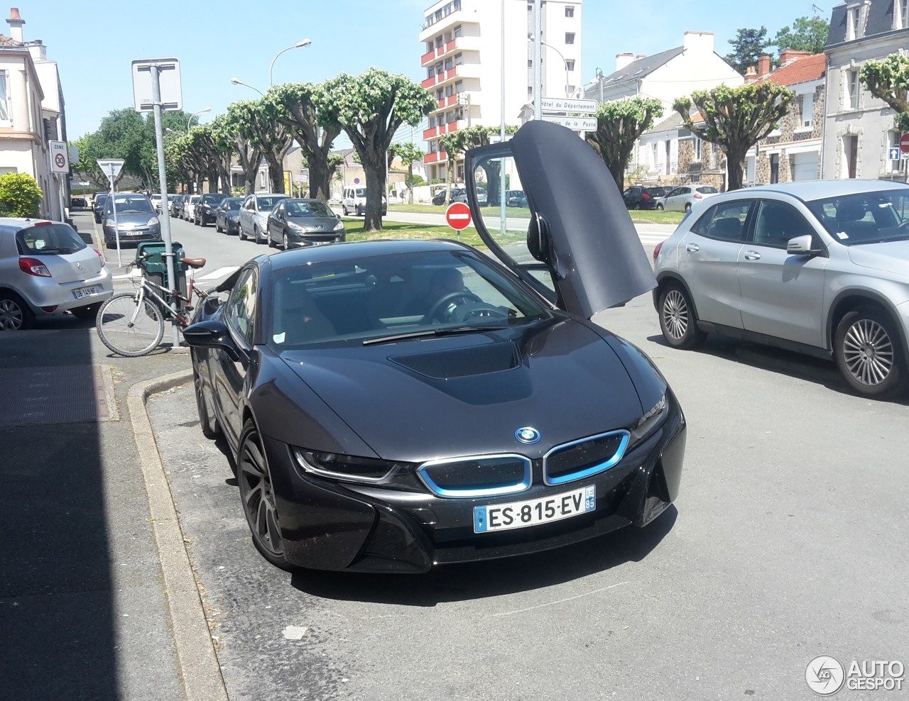 BMW i8