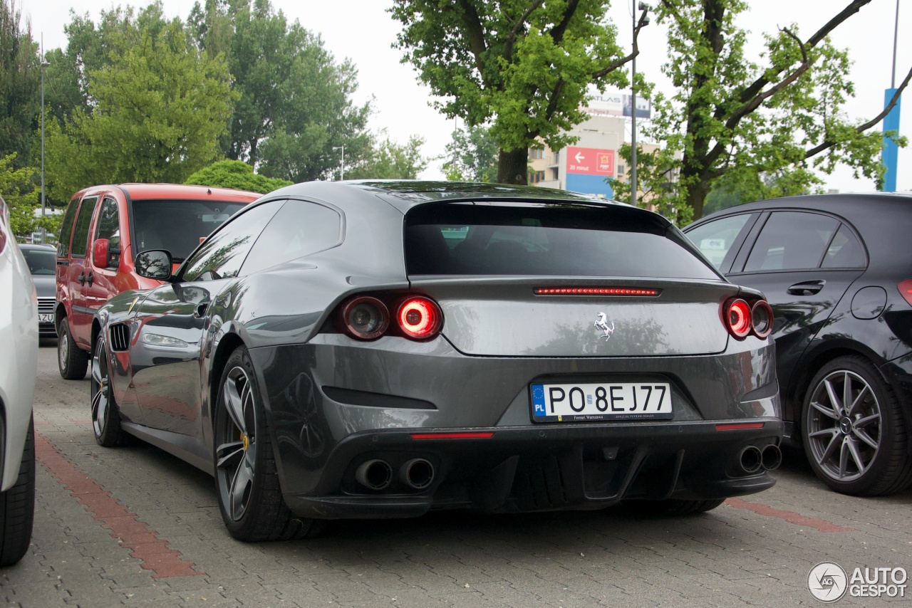 Ferrari GTC4Lusso