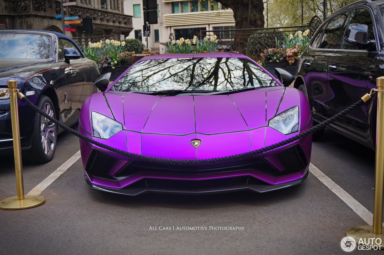 Lamborghini Aventador S LP740-4