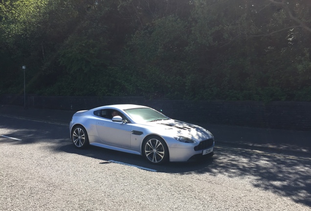 Aston Martin V12 Vantage