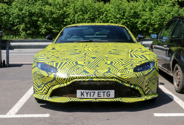 Aston Martin V8 Vantage 2018