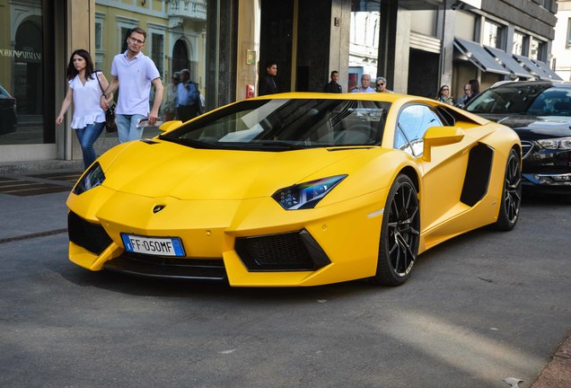 Lamborghini Aventador LP700-4