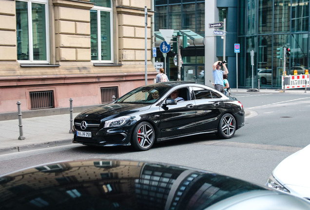 Mercedes-Benz CLA 45 AMG C117