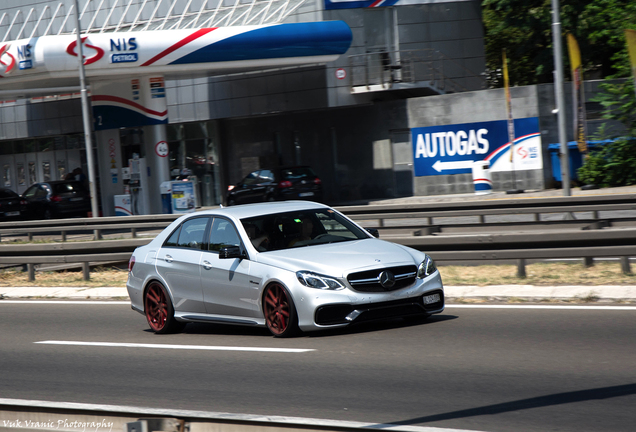 Mercedes-Benz E 63 AMG S W212