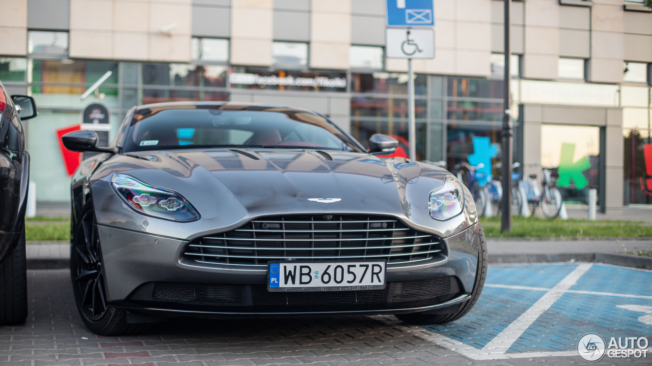 Aston Martin DB11