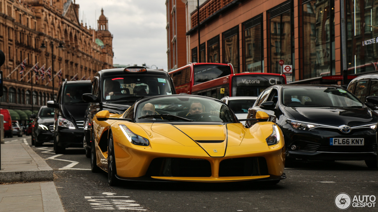 Ferrari LaFerrari Aperta