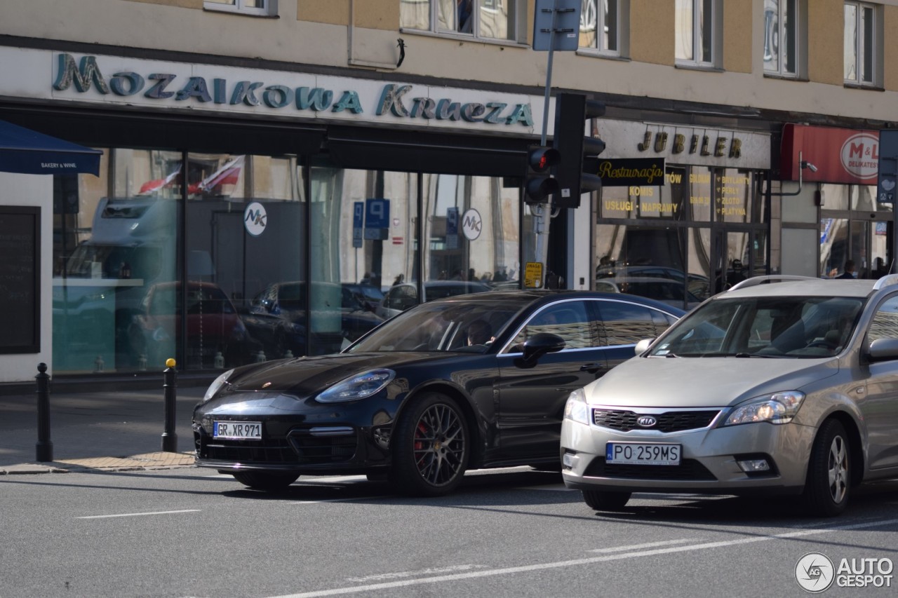 Porsche 971 Panamera Turbo