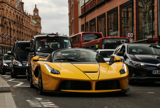 Ferrari LaFerrari Aperta