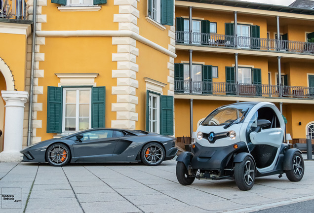 Lamborghini Aventador S LP740-4