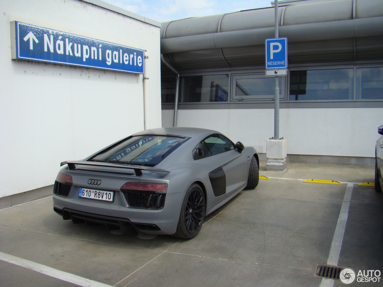 Audi R8 V10 Plus 2015