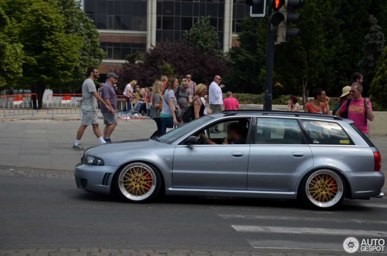 Audi RS4 Avant B5