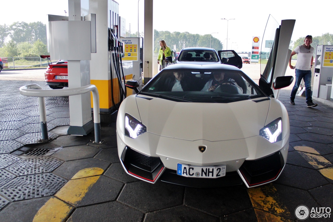 Lamborghini Aventador LP700-4 Roadster Pirelli Edition