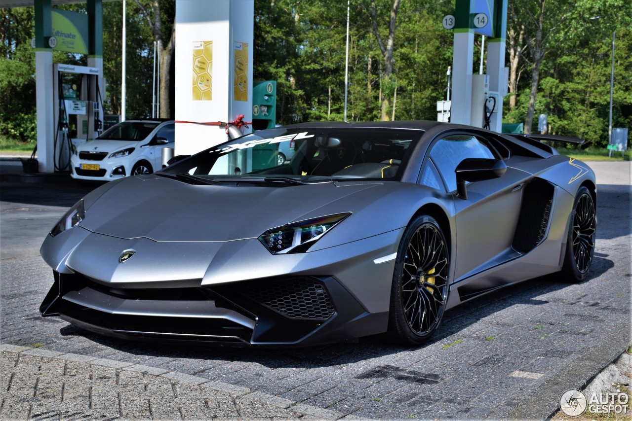 Lamborghini Aventador LP750-4 SuperVeloce