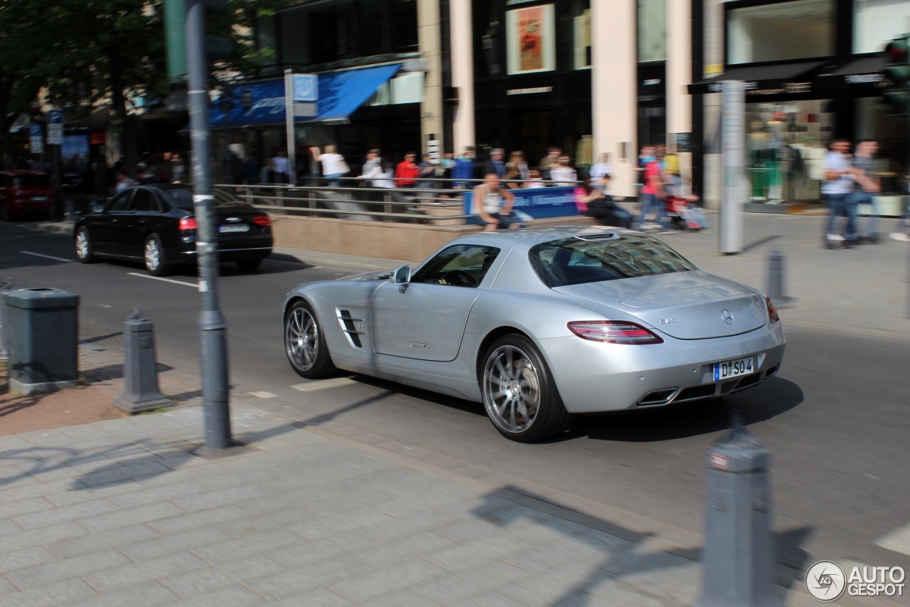 Mercedes-Benz SLS AMG