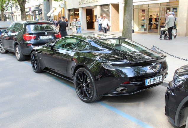 Aston Martin DB11