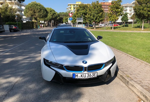 BMW i8