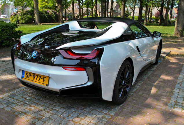 BMW i8 Roadster