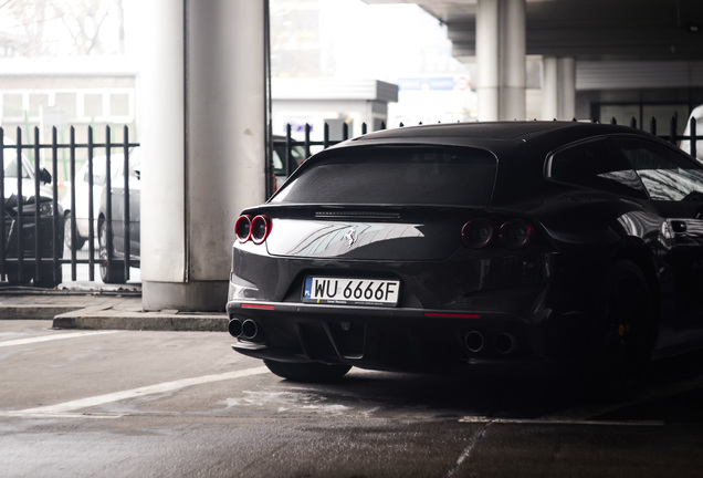 Ferrari GTC4Lusso