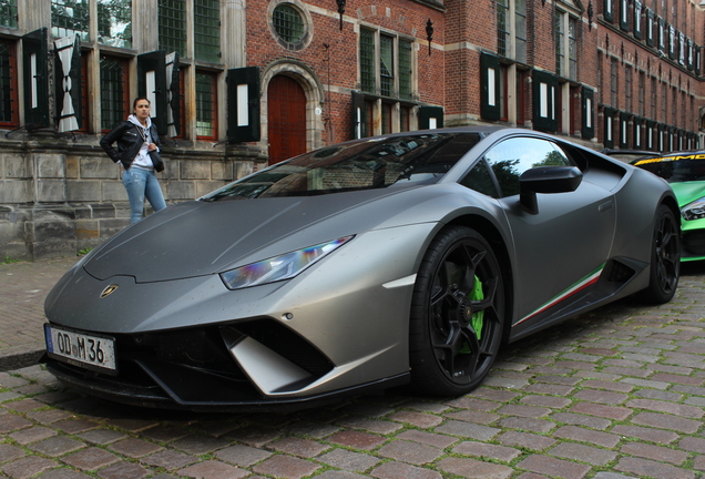 Lamborghini Huracán LP640-4 Performante